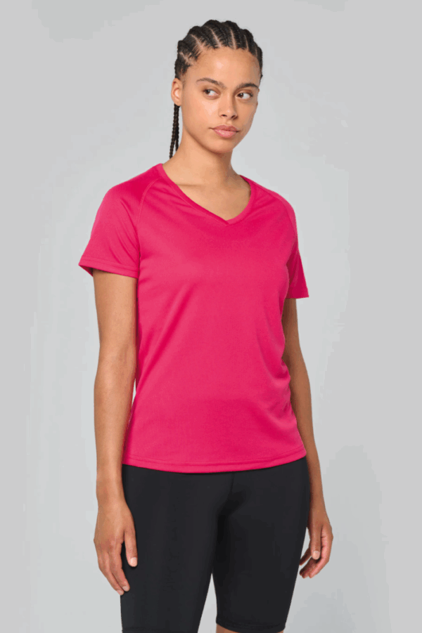 PA477 ProAct – T-shirt sport femme col V personnalisable.
